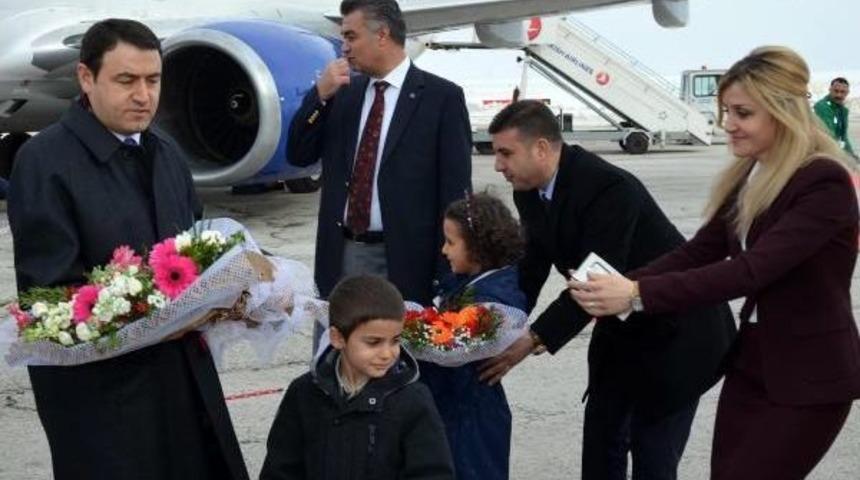 Ağrı'nın Yeni Valisi Işın: Her T&uuml;rl&uuml; Ayrılık&ccedil;ılığın Karşısında Birlikte Duracağız