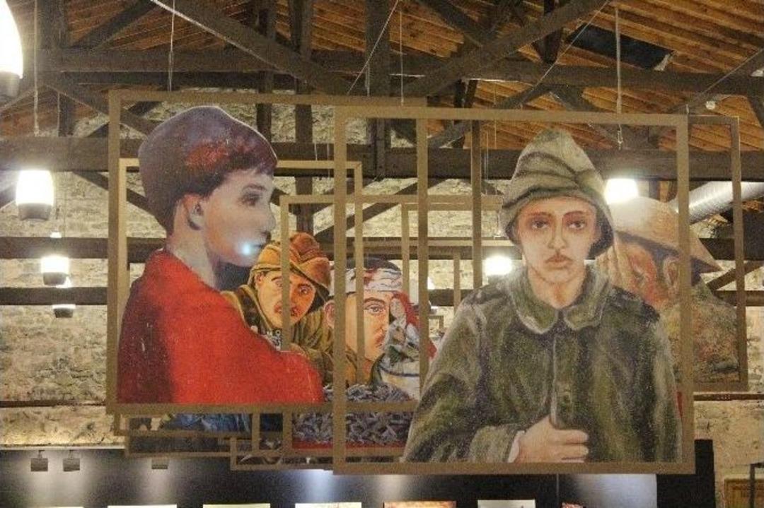 Resimler 100&rsquo;&uuml;nc&uuml; Yılında &Ccedil;anakkale Zaferi&rsquo;ni Anlattı