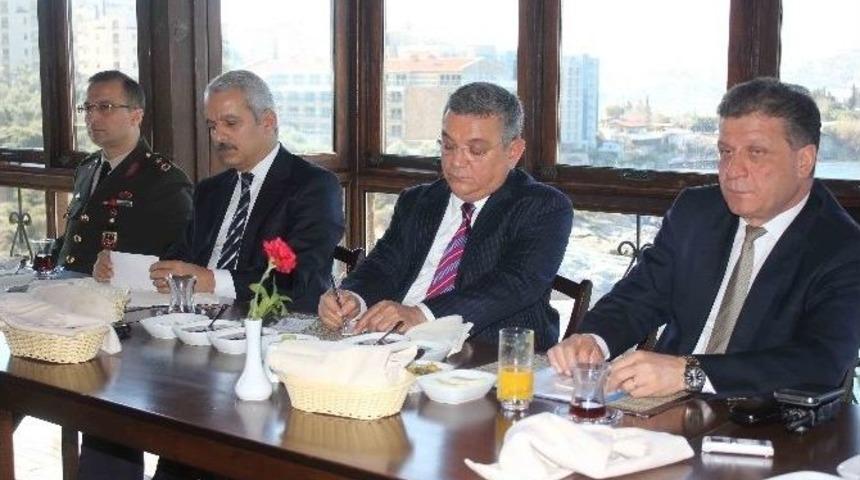 Kaymakam Aksoy&rsquo;dan Basın Mensuplarına Kahvaltı