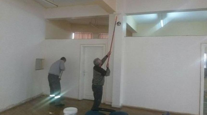 &Ouml;zakcan; "sporun Ve Sporcunun Her Zaman Yanındayız"