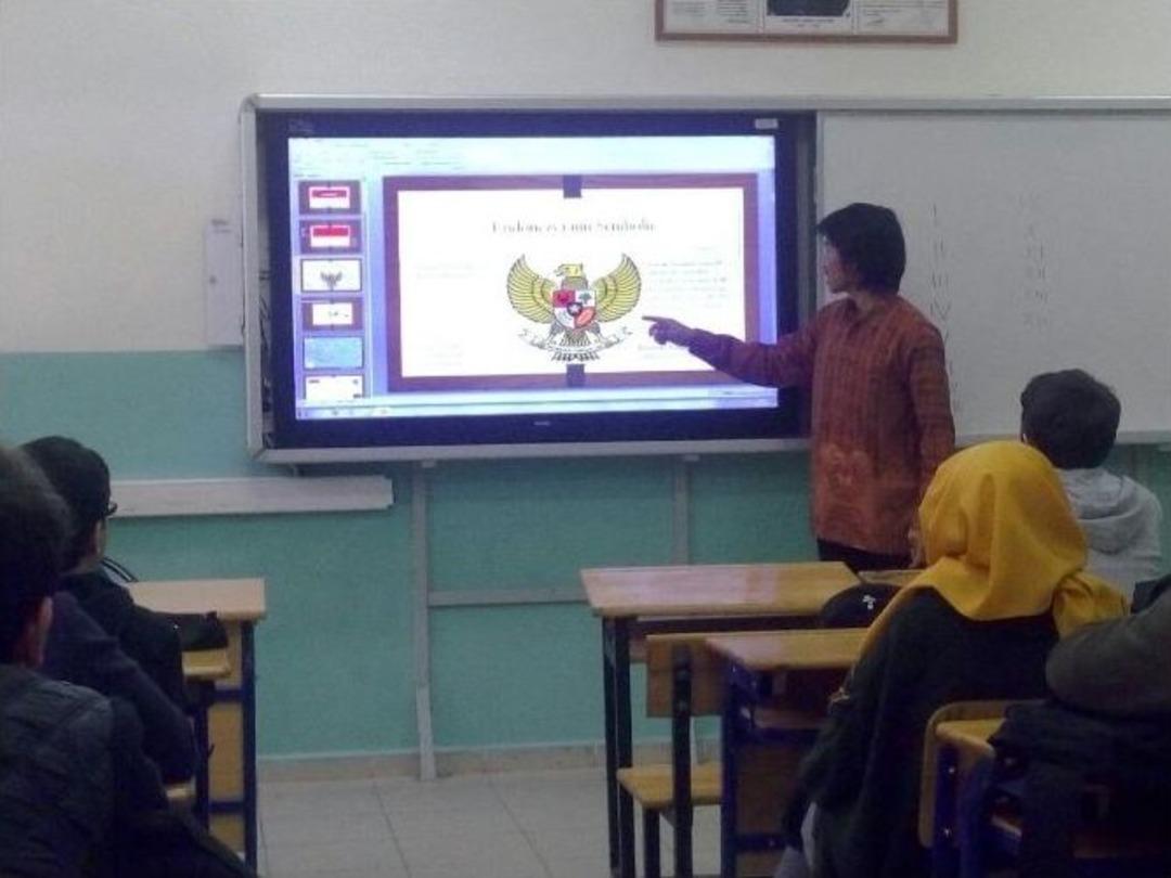 Yedirenk Uluslararası &Ouml;ğrenci Derneği Tes-iş Anadolu Lisesinde &Uuml;lke Tanıtımları Yaptı