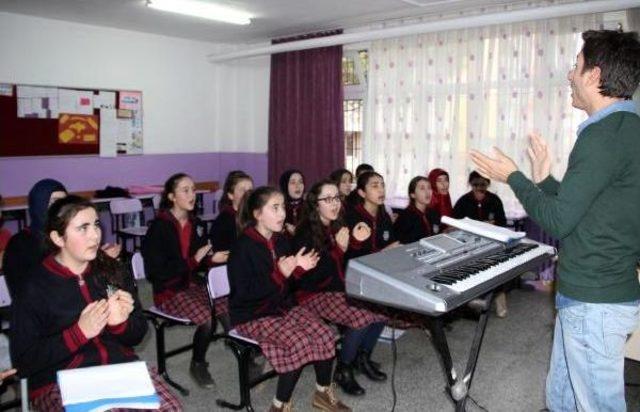 Ordu'da İmam Hatipliler Korosu, Farklı Kültürleri 12 Dilde Seslendiriyor