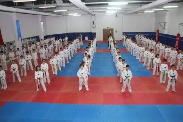 Kağıtspor&rsquo;un Lisanslı Sporcu Sayısı 71 Bin 850&rsquo;ye &Ccedil;ıktı 3