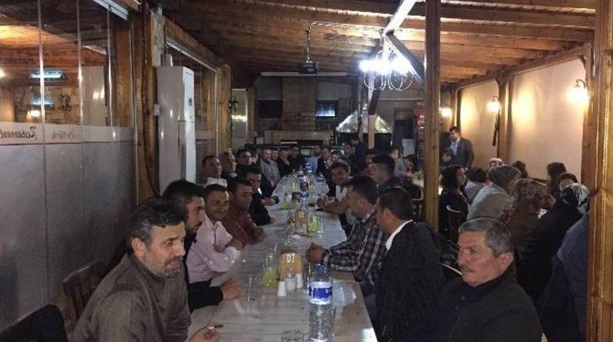 &Ouml;mer Bozoğlu, Partililerle Yemekte Buluştu