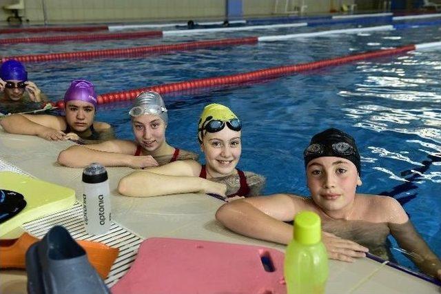 Mamak Belediyesi Y&uuml;zme Havuzu Kış Aylarında Da Hizmete Devam Ediyor 1