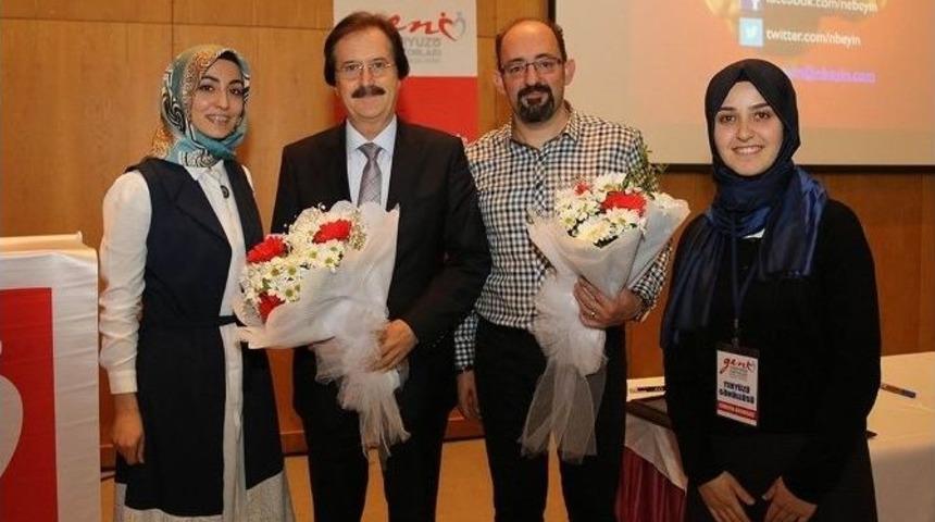 C&uuml;&rsquo;de &lsquo;neden Bir Beynimiz Var?&rsquo; Adlı Konferans D&uuml;zenlendi