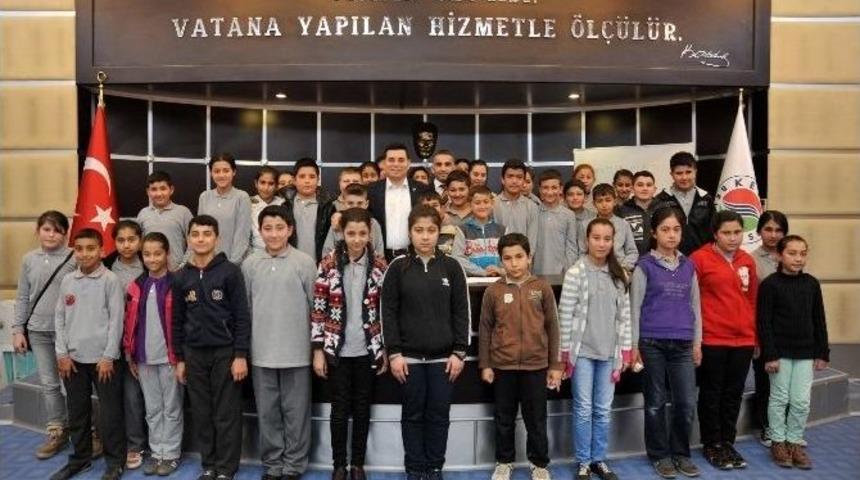 Başkan T&uuml;t&uuml;nc&uuml;&rsquo;den &Ouml;ğrencilere &Ouml;ğ&uuml;tler
