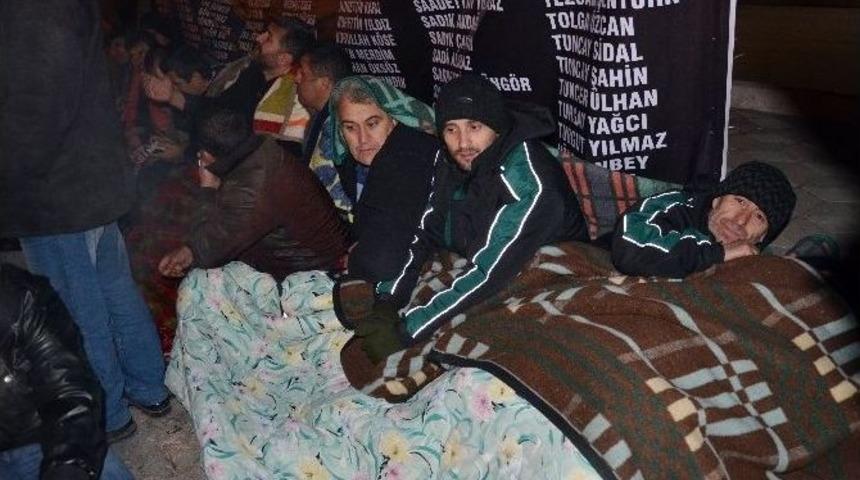 Somalı Maden İş&ccedil;ilerinin Oturma Eylemi S&uuml;r&uuml;yor