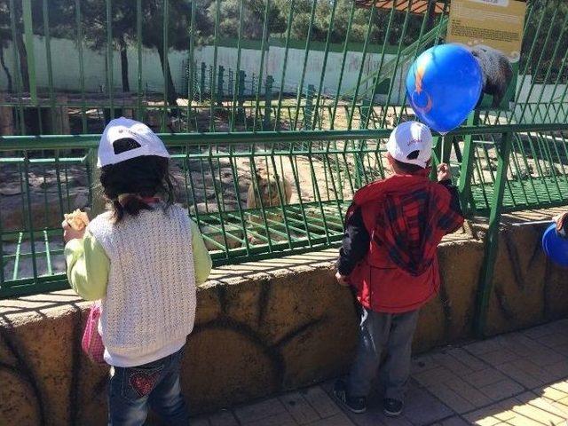 Jandarma K&ouml;y &Ccedil;ocularını Hayvanat Bah&ccedil;esine G&ouml;t&uuml;rd&uuml; 2