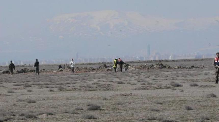 Konya'da Eğitim U&ccedil;ağı D&uuml;şt&uuml;: 2 Pilot Şehit - Yeniden