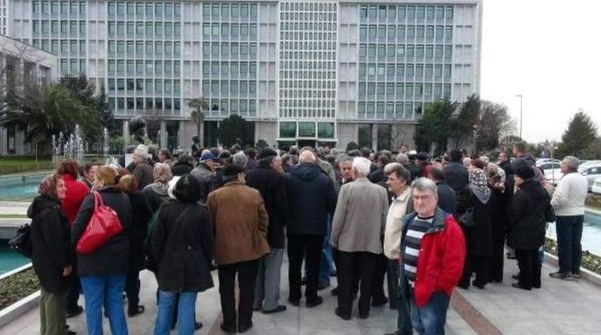 Belediye &Ouml;n&uuml;nde Tapu Protestosu
