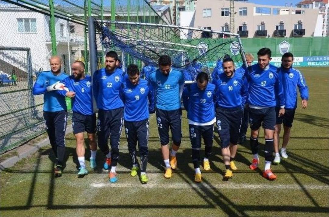 &Ouml;zdilek: "bu Takım Ligde Kalacaktır"