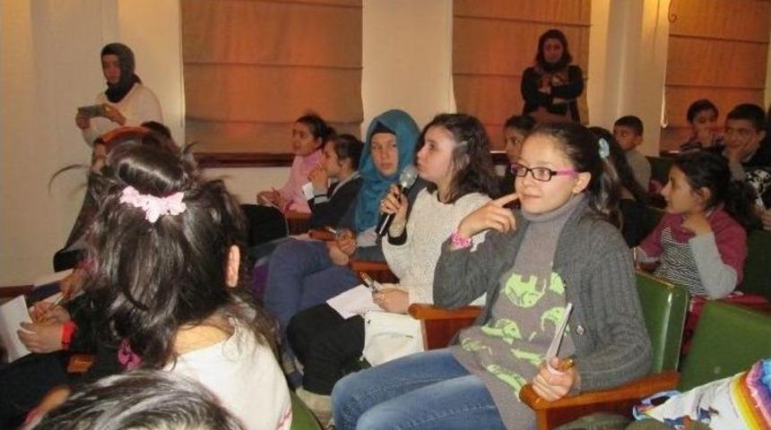 Altındağlı &Ccedil;ocuk Yazarlar İş Başında