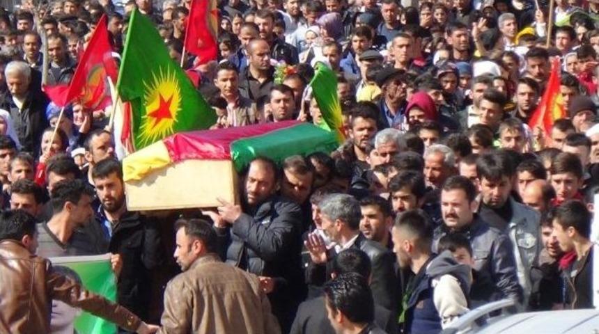 Ypg&rsquo;li &Ccedil;ivi, Hakkari&rsquo;de Toprağa Verildi