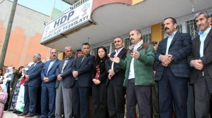 Hdp İl&ccedil;e Başkanı'ndan Kimlik Sorun Polislere Su&ccedil; Duyurusu