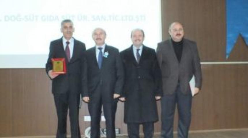 Bolvadinde Vergi Rekortmenleri &Ouml;d&uuml;llendirildi