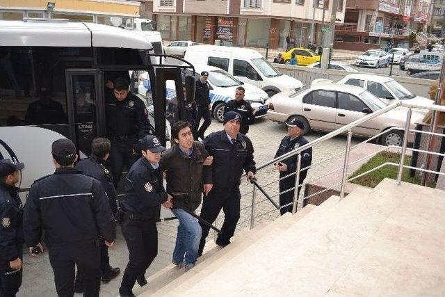 Polis İle Sendika &Uuml;yeleri Arasında Arbede 2