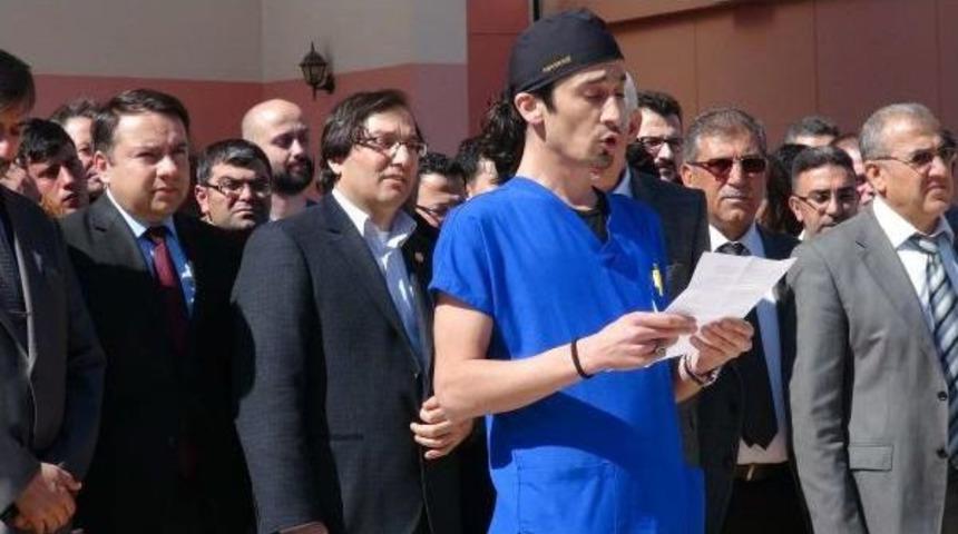 Doktora Saldırı Gaziantep Ve Protesto Edildi