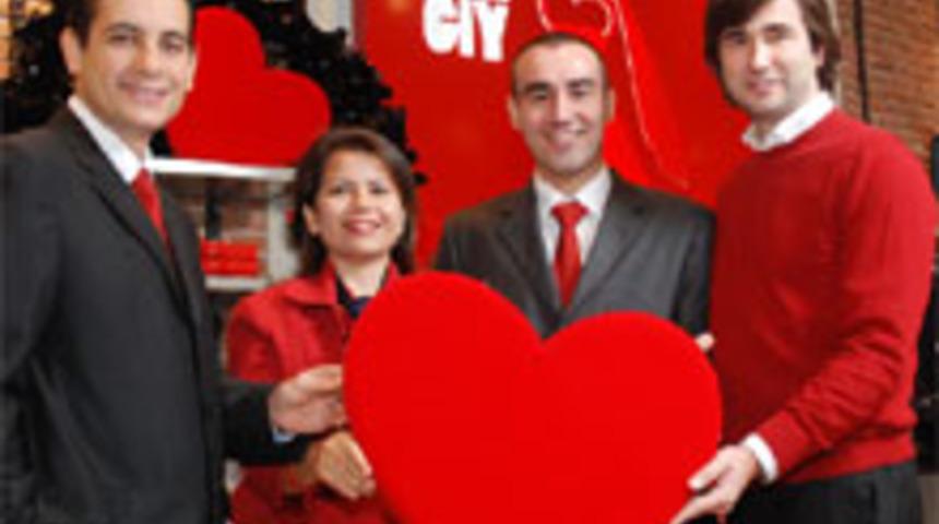 Kalbini Sev Kırmızı Giy