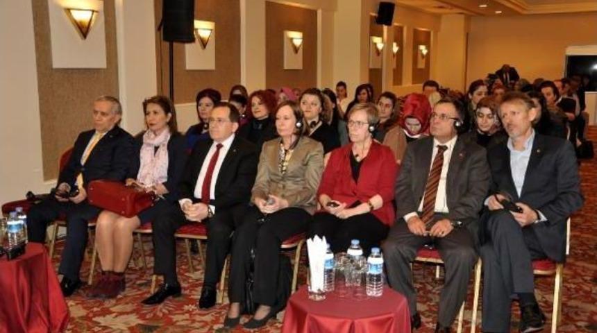 Trabzon' Da, 't&uuml;rkiye&rsquo;De Kadınların Siyasete Katılımı Değerlendirildi