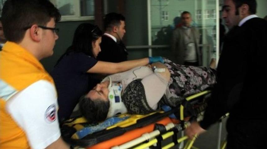 Mutfakta Yemek Yapan Kadın &Ccedil;&ouml;ken Tavanın Altında Kaldı