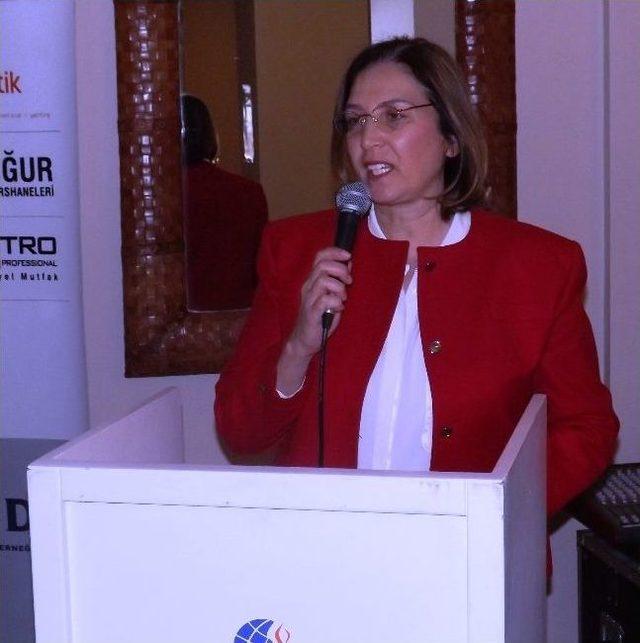 Demiralp; &ldquo;8 Mart D&uuml;nyada Kadınların Yaşam &Ouml;zlemlerini Dile Getirdikleri G&uuml;nd&uuml;r&rdquo; 1