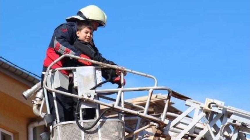 Suşehri'nde Ilkokulda Yangın Tatbikatı
