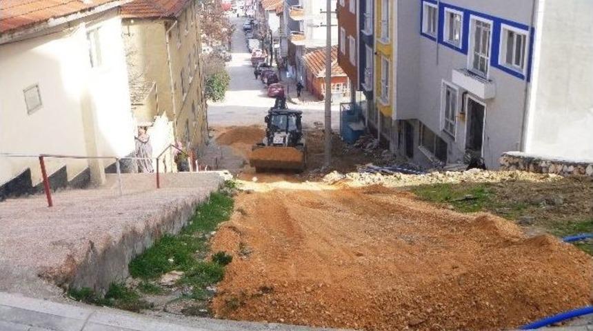 Bilecik Belediyesi Yol Ve Kaldırım &Ccedil;alışmalarını S&uuml;rd&uuml;r&uuml;yor