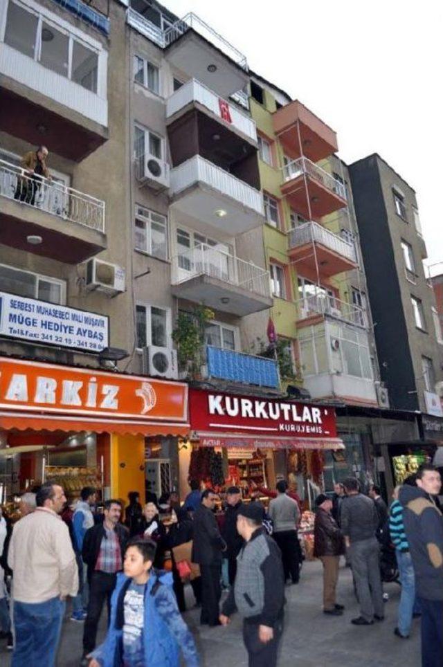 İzmir'de Tabanca Ile Karakola Giden Kız Kardeşlerden Cinayet Itirafı (2)- Yeniden