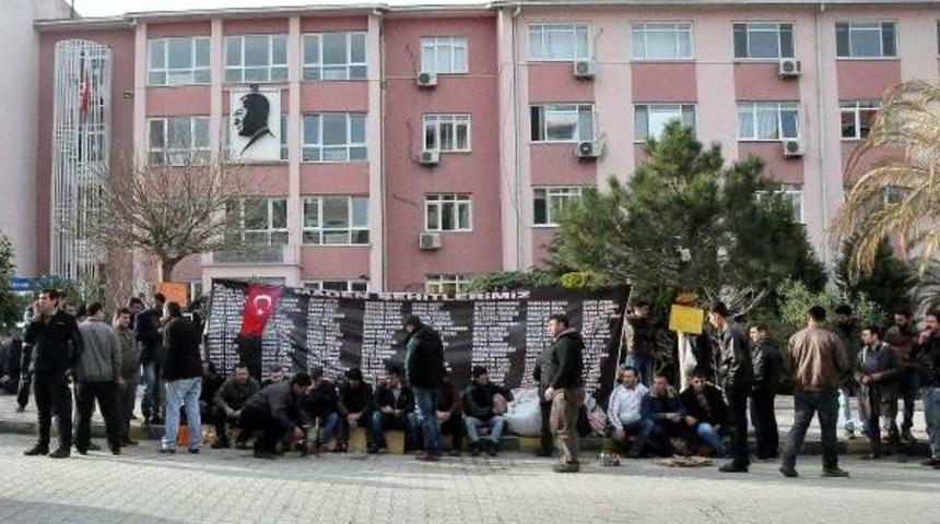 Somalı Madencilerin Tazminat Eylemi S&uuml;r&uuml;yor