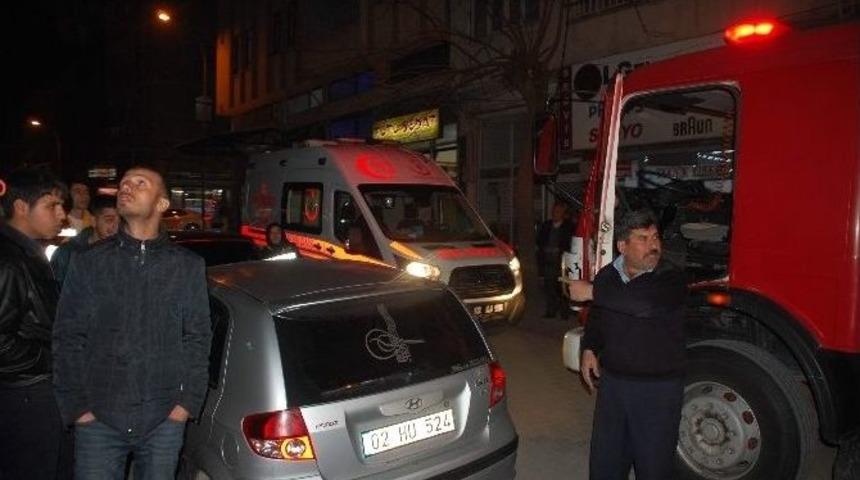 Apartmanda &Ccedil;ıkan Odunluk Yangını Paniğe Neden Oldu