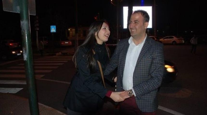 Dev Ekranda Evlenme Teklifi