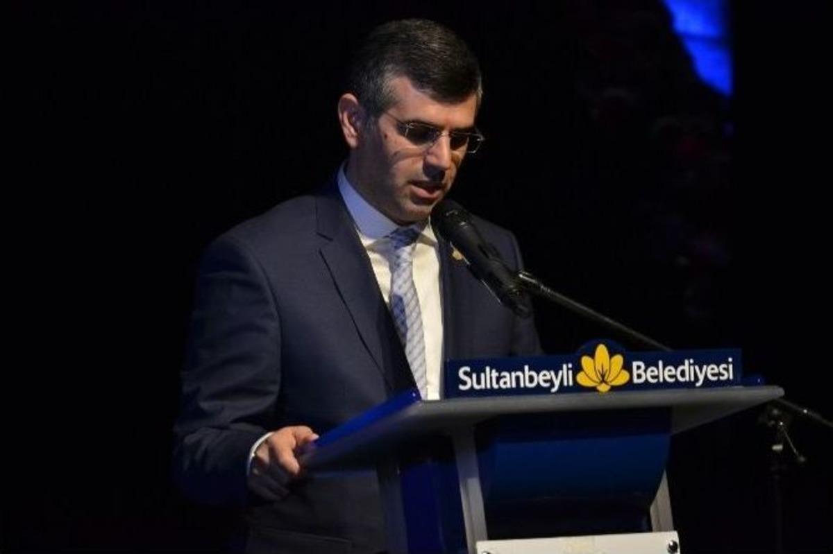 İstanbulensis Şiir Festivali&rsquo;ne G&ouml;rkemli Gala
