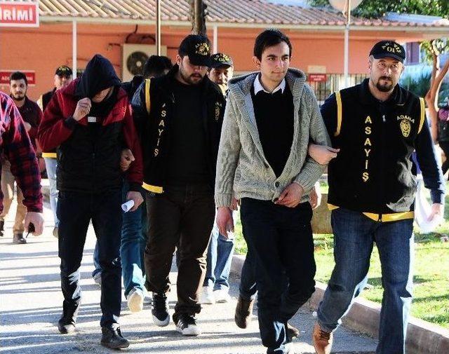 Lise &Ouml;ğrencisine 16 Kişinin Tecav&uuml;z&uuml;n&uuml; Rehber &Ouml;ğretmeni Ortaya &Ccedil;ıkardı 1