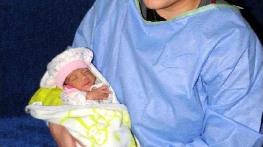 Hayatsu Bebek 45 G&uuml;n Sonra Anne Kucağında