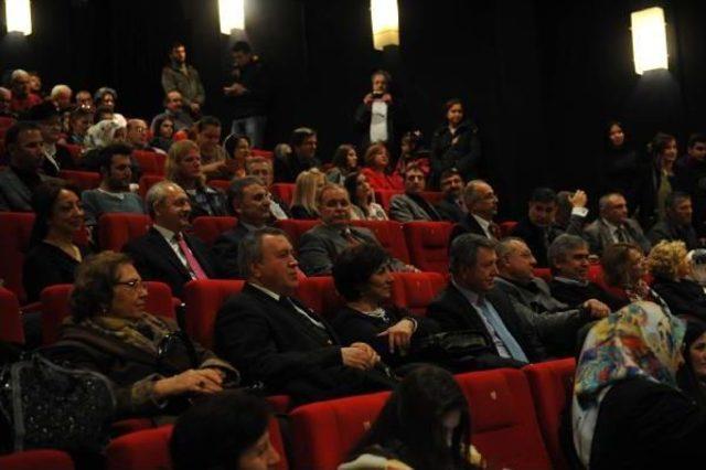 Kılıçdaroğlu, 'manda Yuvası' Adlı Sinema Filmini Izledi