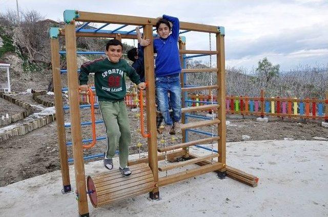 Güzelhisar’da Çocuklar Mutlu