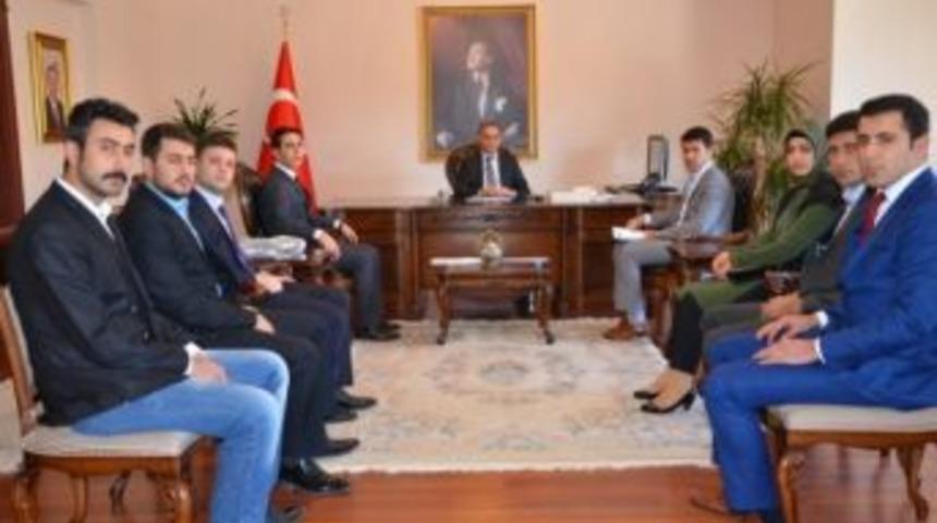 T&uuml;rkiye Gen&ccedil;lik Vakfı&rsquo;ndan Vali Tapsız&rsquo;a Ziyaret