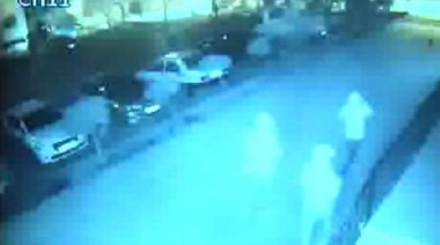 Marketten Hırsızlık G&uuml;venlik Kamerasında