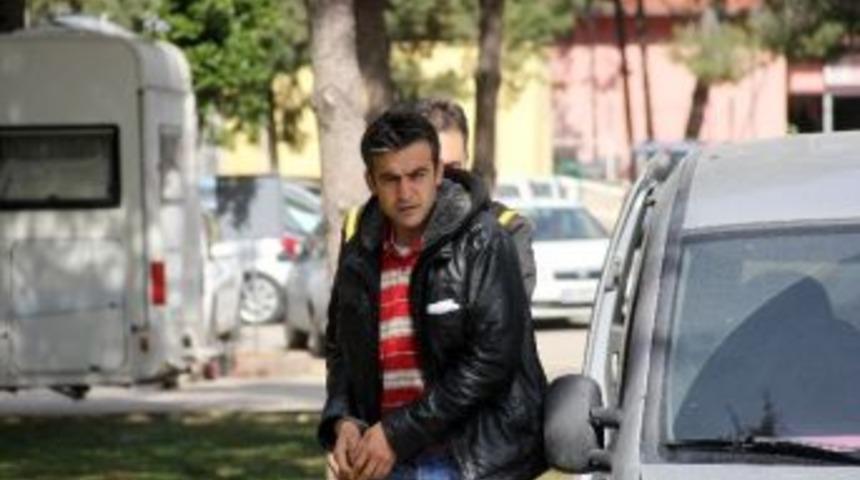 Yardım Bahanesiyle Kadını Dolandırdı, Polise Yakalandı