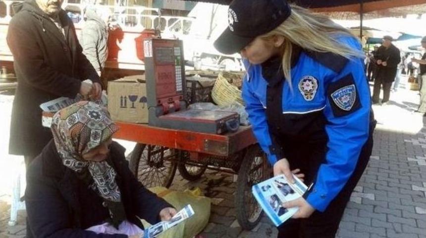 Polis, Semt Pazarlarında Halkı Bilgilendiriyor