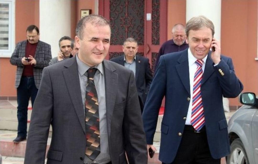 Ak Parti&rsquo;li Vural Kavuncu Ve Başkanlar Kaza Yaptı