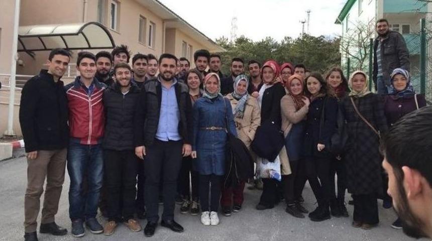 Ak Gen&ccedil;lerden Huzurevine Anlamlı Ziyaret