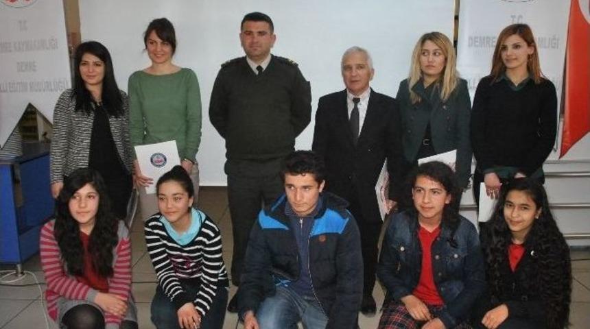Demre&rsquo;de Başarılı &Ouml;ğrencilere &Ouml;d&uuml;l
