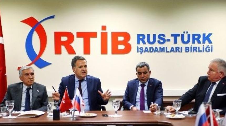 Gto &Uuml;yeleri, Rusya&rsquo;da &ldquo;cpm Hazır Giyim Ve Moda Fuarı&rdquo;na Katıldı