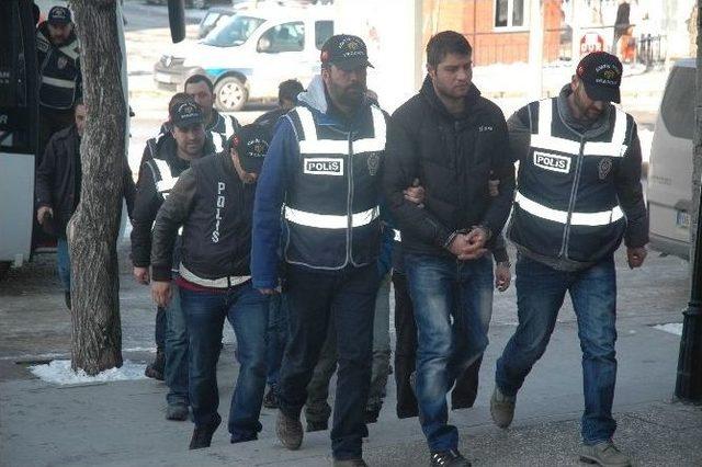 Erzurum’da Atm’yi Soyan Hırsızlık Çetesi Üyeleri, İzmir Ve İstanbul’da Yakalandı