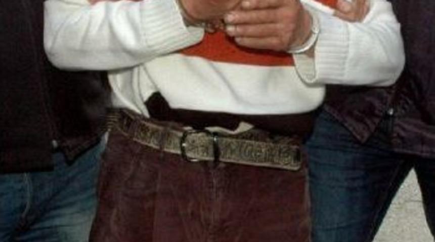 S&uuml;s Havuzuna D&uuml;şen Baltalı Katil Yakalandı