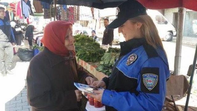 Polisten Halk Pazarında Hırsızlığa Karşı Bilgilendirme