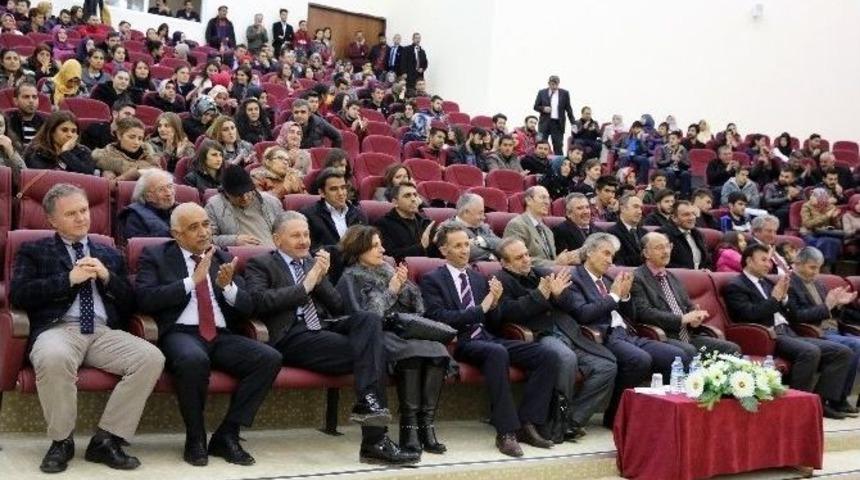 Ardahanlı Ses Sanat&ccedil;ısı Ar&uuml;&rsquo;de Konser Verdi