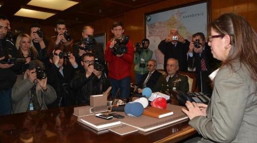 T&uuml;rkiye'nin &Uuml;&ccedil;&uuml;nc&uuml; Kadın Valisi G&ouml;revine Başladı